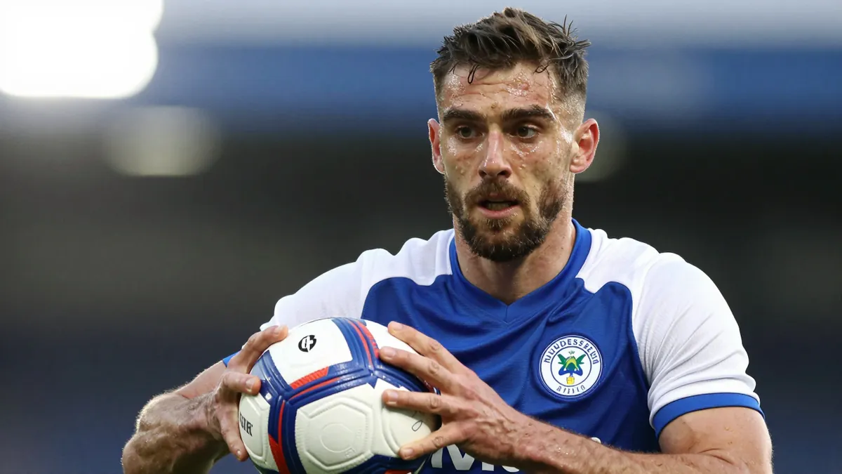 Huddersfield Town in Advanced Talks to Sign Free Agent Archie Collins